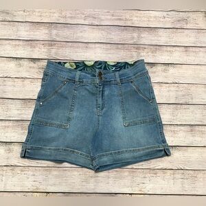 JW Size 14 Denim Blue Women's Shorts